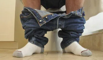 Aguantarte las ganas de defecar es malo para la salud