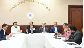 Superintendencia de Seguros presenta instructivo a Cadoar