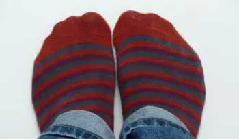 Dormir con las medias mojadas es bueno para tu salud