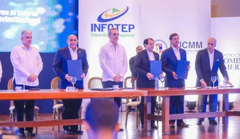 Presidente Abinader califica de proyecto educativo revolucionario acuerdo INFOTEP, PUCMM y Domínico Americano
