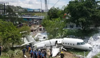 Se estrella avión en Honduras y deja varios heridos