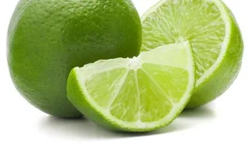  El limón tiene un efecto anticancerígeno: tomes en ayunas, 1 taza de agua tibia con jugo de un limón