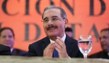 Danilo Medina felicita al boxeador Félix Valera