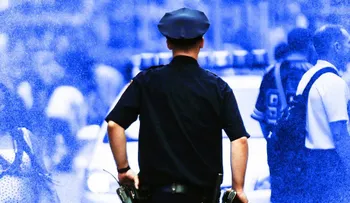 Policía gana demanda de 65.000 dólares por ser objeto de burlas por sus orígenes negros