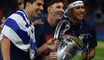 Ronaldo, Messi y James, entre los nominados al Balón de Oro