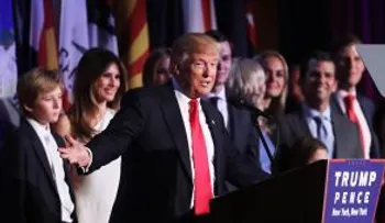Trump abandona por segunda vez al grupo de periodistas de la Casa Blanca y desata rumores