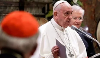 El Papa aconseja compartir comidas, conversar y evitar uso del móvil