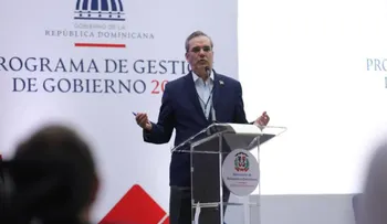 Presidente Abinader entrega 490 certificaciones de título inmobiliario
