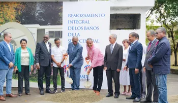 UASD remodela los baños de su sede central