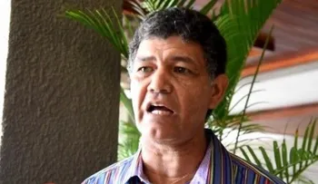 Francisco Peña sacará vendedores mercado Pulgas de la Sánchez, los ubicará en Elías Piña y Haití