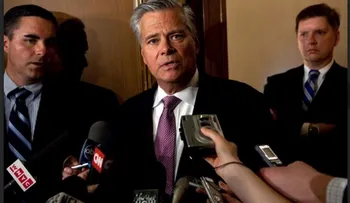 Renuncia líder mayoría del Senado NY tras acusaciones de corrupción