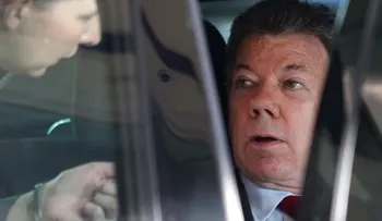 Santos envía a su hermano a hablar FARC en Cuba