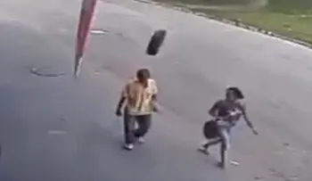 El impresionante video del brasileño que fue noqueado por un neumático