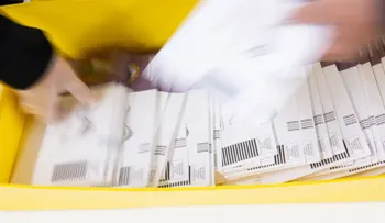 Corte Suprema rechaza solicitud de Trump para aplicar restricción al voto por correo