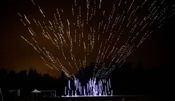 Drones en lugar de fuegos artificiales: la decisión de las ciudades del oeste de Estados Unidos para evitar incendios forestales