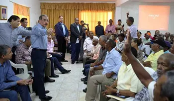 Presidente Medina visita a cacaoteros de Hato Mayor