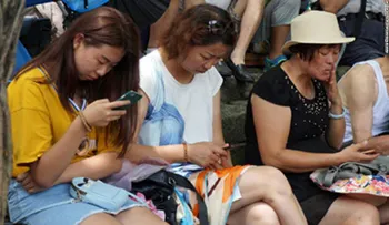 Estas fotos muestran los parques de diversiones antes y después de los smartphones