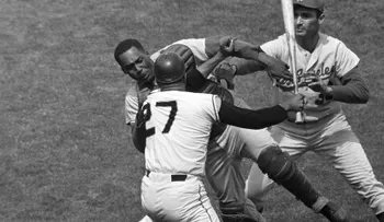 50 años que Juan Marichal partió cara a John Roseboro (Video)