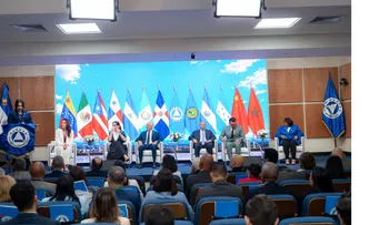 Ricardo de los Santos llama fortalecer estabilidad económica regional