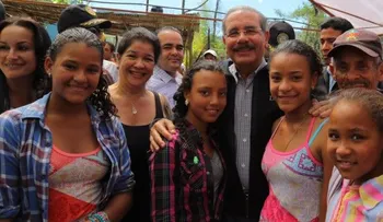 Danilo visita productores de fresas y le ofrece apoyo