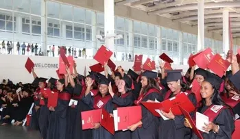 Universidad Nacional Evangélica inviste 1,270 profesionales