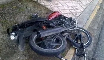 Un muerto y un herido durante choque con camión de la Policía