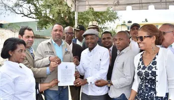 Alcaldía y SNTP inician trabajos para construcción Casa Municipal de la Prensa en Boca Chica