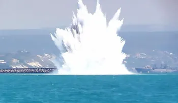 La increíble explosión de una bomba de la Segunda Guerra Mundial en Rusia que provocó una ola de más de 30 metros