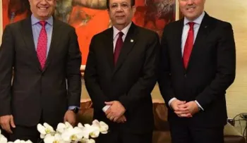 Ejecutivos del Scotiabank valoran garantías del sistema financiero dominicano, en reunión con Valdez Albizu