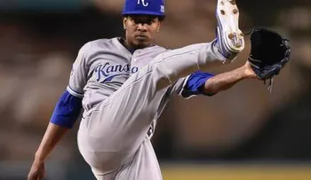 Yordano Ventura maniata a Orioles y los Reales se imponen