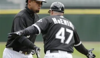 Abreu dispara jonrón, Medias Blancas blanquean a Indios