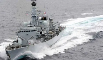 Un buque de guerra británico intentó impedir captura de petrolero, según Irán