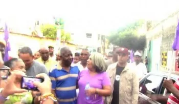 Aspirantes PLD Dinamarca Reynoso y Julio Garó recorren el Simón Bolívar