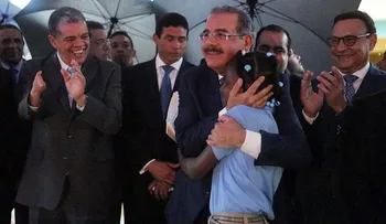 Presidente Medina entrega 44 aulas en Pedro Brand y Los Guaricanos 