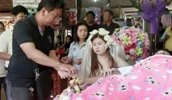 Un amor que traspasa los límites: Mujer se casa con su novio muerto