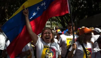 Miles de opositores comienzan a manifestarse en varias ciudades de Venezuela