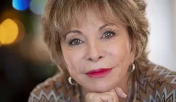 Hay que gozar y vivir en el presente, dice Isabel Allende de la pandemia