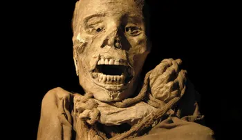 Descubren momia de 4500 años que evidencia igualdad entre hombres y mujeres