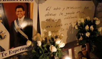Familiares y amigos velan en privado al ex presidente Francisco Flores