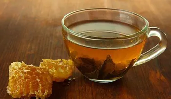¿Qué sucede si tomas agua con miel con el estómago vacío?