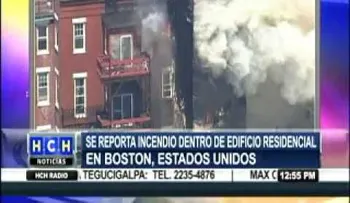 Incendio de gran magnitud consumía edificio de apartamentos en Boston