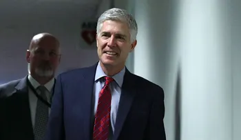 Neil Gorsuch, candidato de Donald Trump a la Corte Suprema, consideró "decepcionantes" los dichos del presidente sobre la Justicia