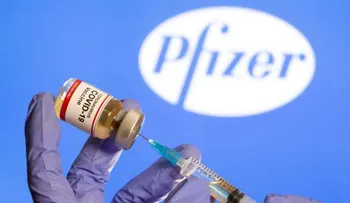 Pfizer dice que su vacuna parece eficaz contra nuevas variantes de COVID-19