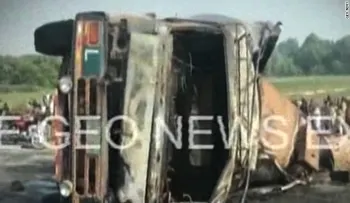 Al menos 120 muertos y 130 heridos, tras explotar un camión de gasolina en Pakistán