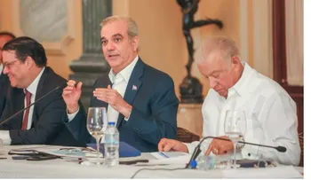 Abinader destaca alianza con sectores productivos para fortalecer la estabilidad