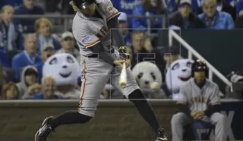 Moore poncha a 11 y conduce el triunfo de los Gigantes