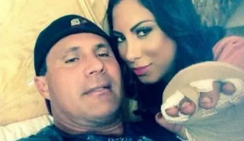 José Canseco anuncia venderá su dedo en eBay