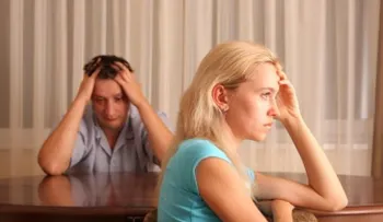 3 signos de que tu pareja desconfía de ti