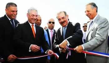 Medina inaugura 34 obras en María Trinidad Sánchez