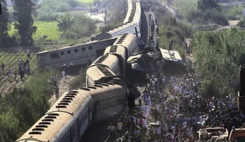 Choque de trenes: Cinco muertos y 30 heridos, en El Cairo